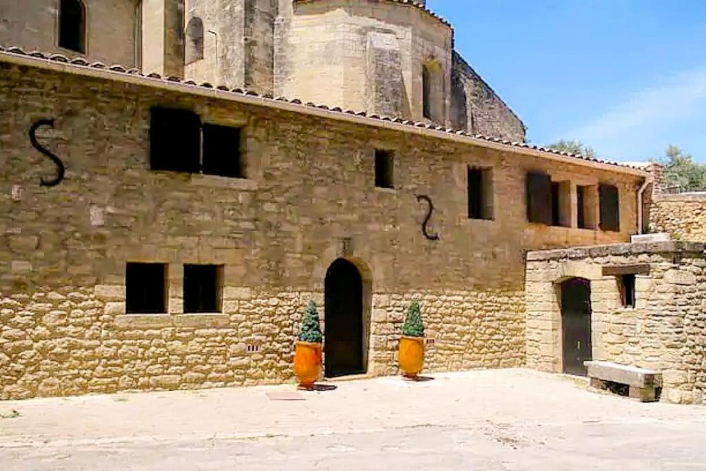 Gite En Provence Proche Avignon Sauveterre  Exteriér fotografie